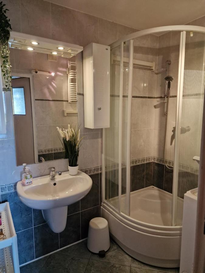 Apartament Zielona Retkinia - Blisko Zoo, Atlas Arena, Mandoria, S14, Lotnisko Łódź Exteriör bild