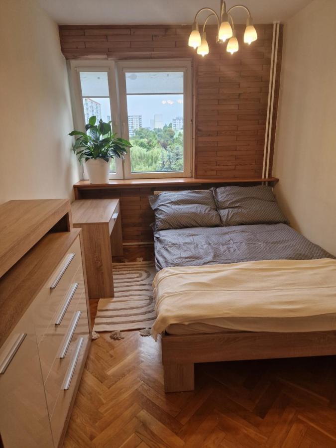 Apartament Zielona Retkinia - Blisko Zoo, Atlas Arena, Mandoria, S14, Lotnisko Łódź Exteriör bild